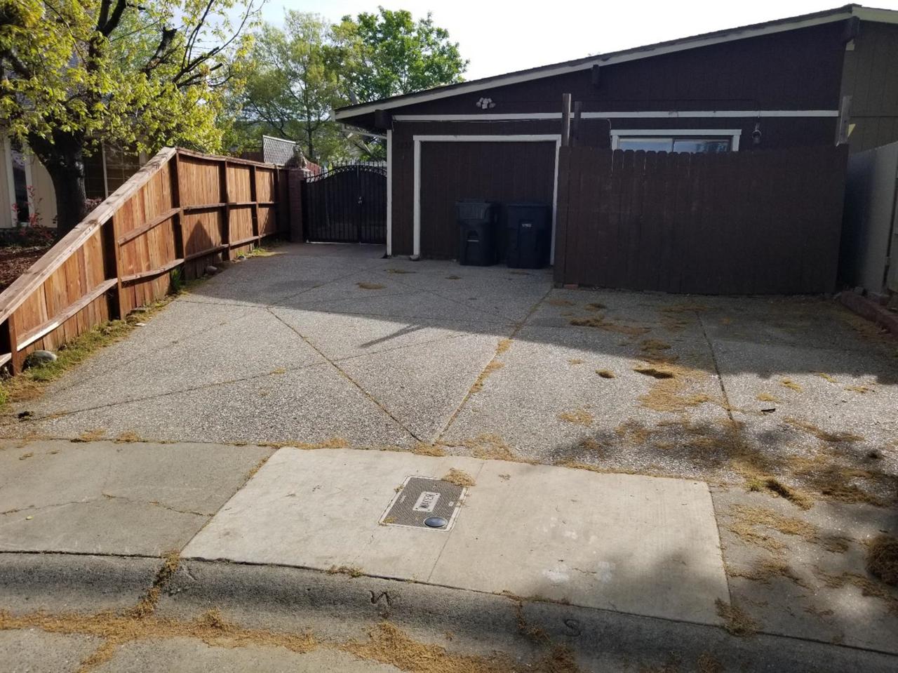 6235 Bobbiwood Way - Photo 1