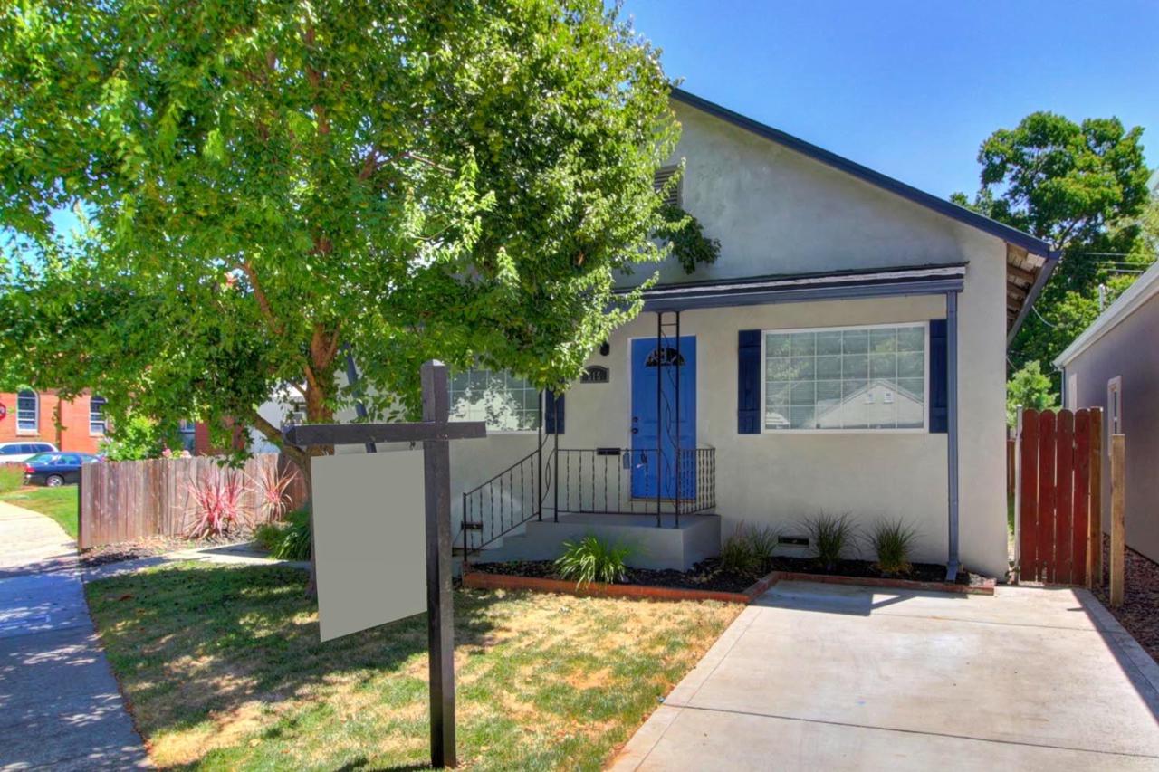 515 40th Street - Photo 1