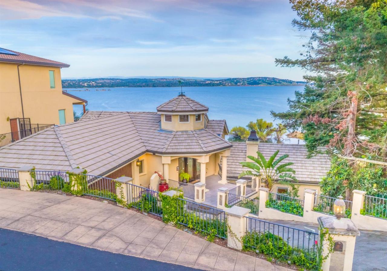 7772 Lakeshore Drive - Photo 1