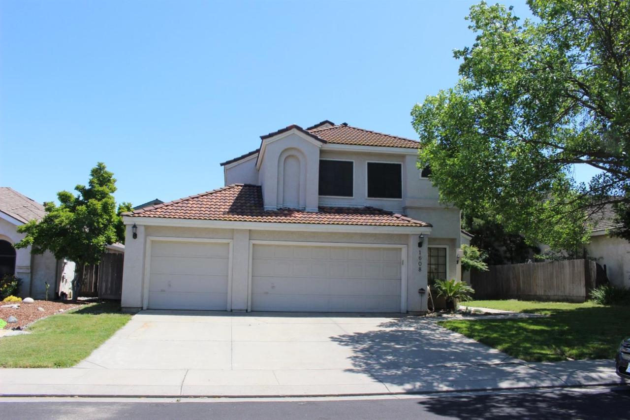 1608 Shadewood Drive - Photo 1