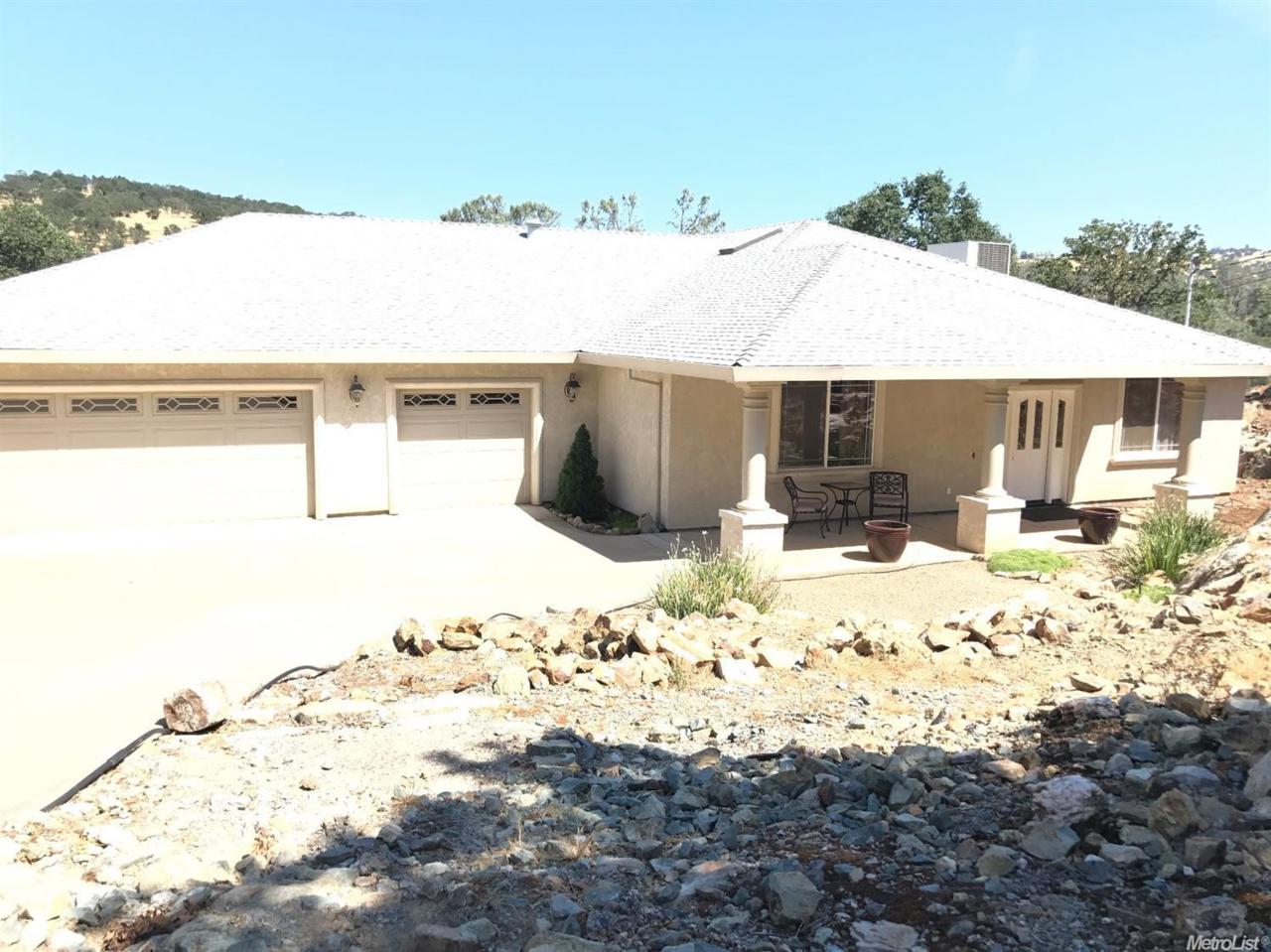 6025 Thornicroft - Photo 1