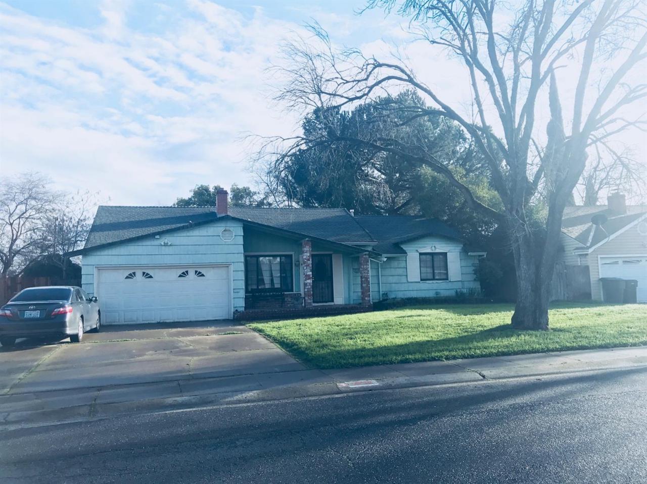 4712 B Parkway - Photo 1