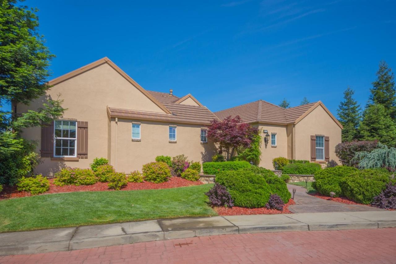 8900 Belford Court - Photo 1