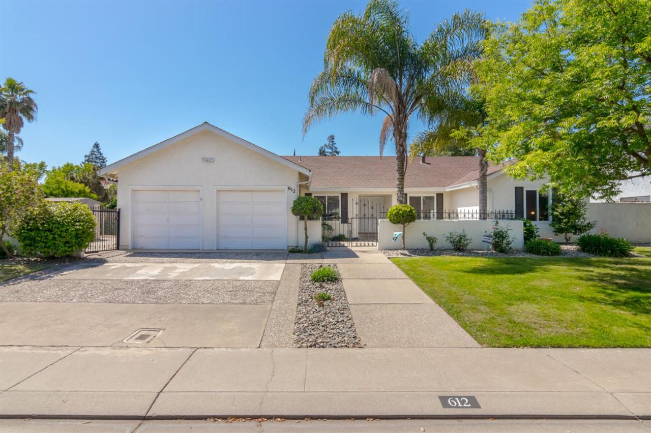 612 Zinnia Way - Photo 1