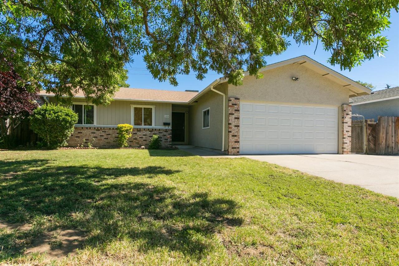 1518 Christina Avenue - Photo 1