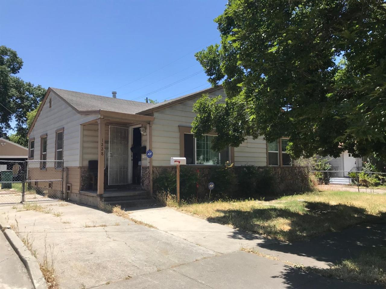 1228 Acacia Street - Photo 1