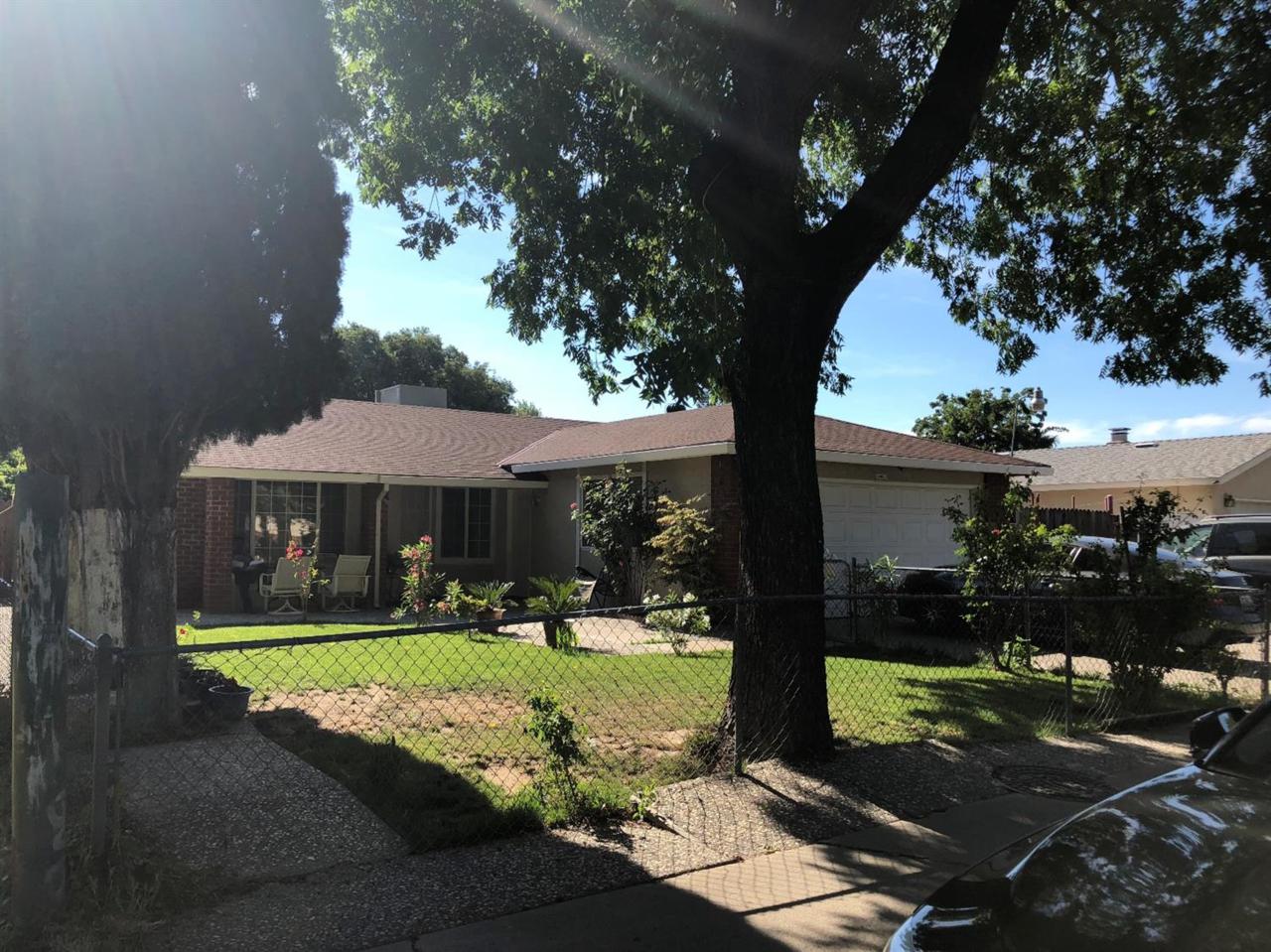 2021 Rose Avenue - Photo 1