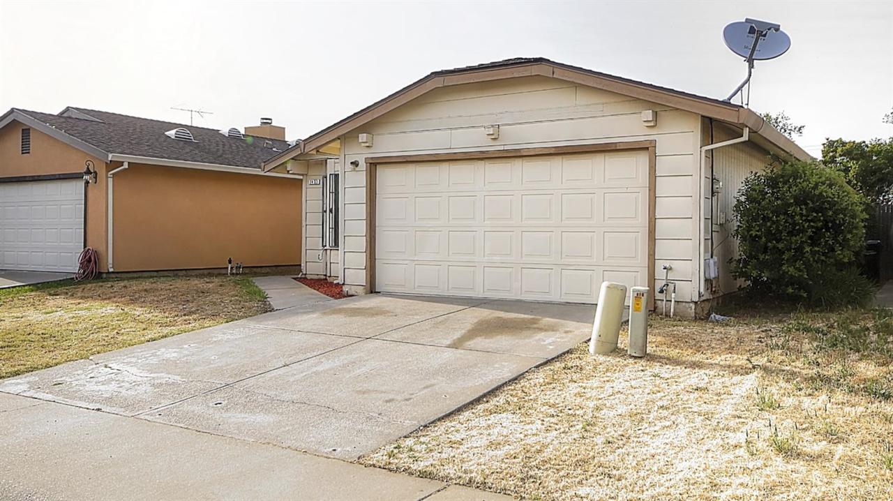 7433 Golf Club Court - Photo 1