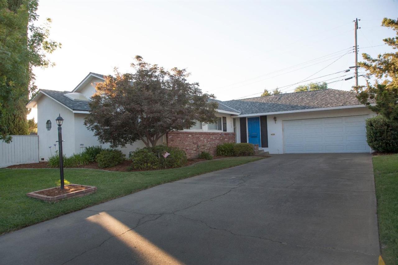 4233 Corona Way - Photo 1
