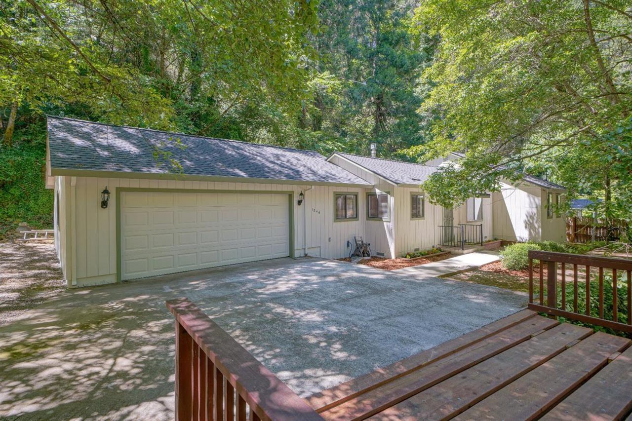 1846 Smith Flat - Photo 1