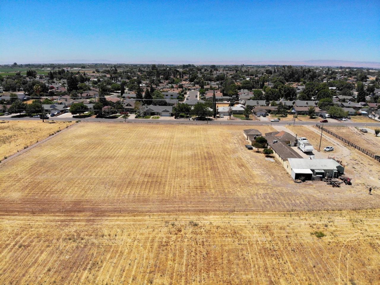 1233 5th Street - Photo 1