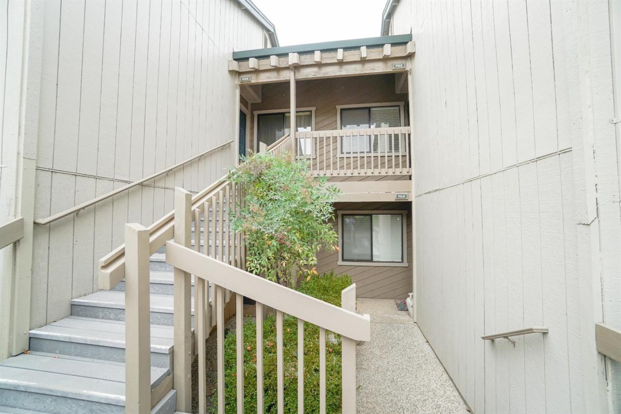 702 Dorothy Way - Photo 1