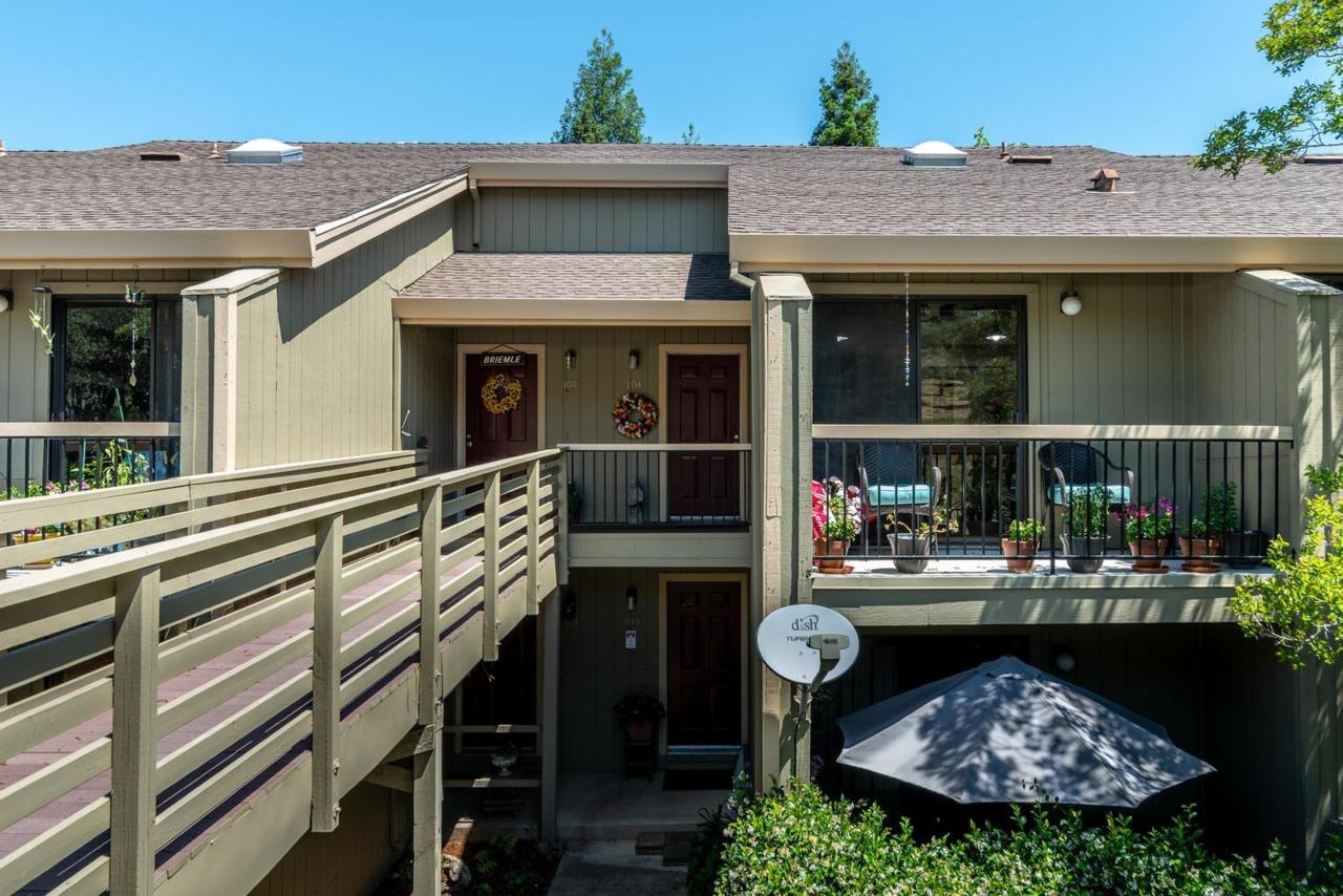 13009 Lincoln Way - Photo 1