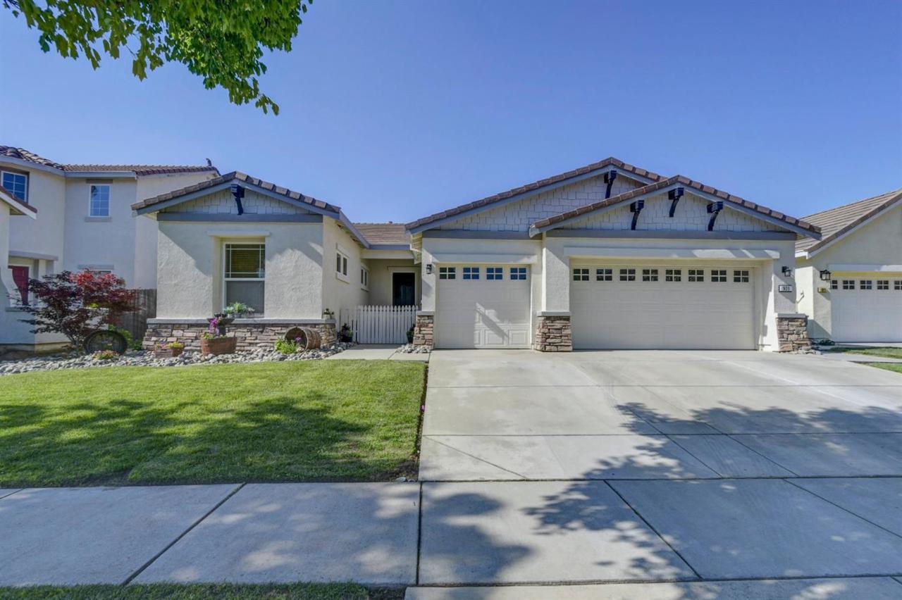 935 Kensington Way - Photo 1