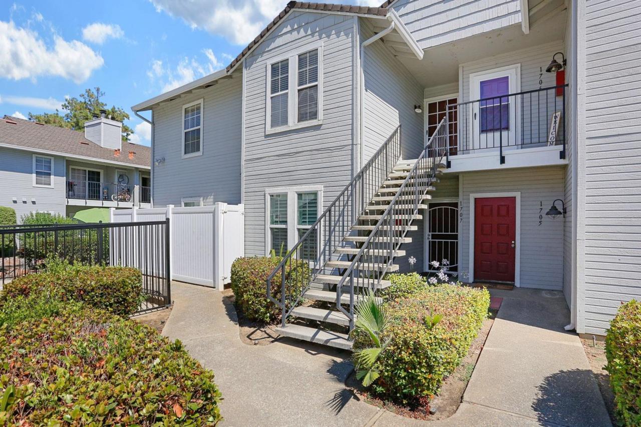 2400 Eilers Lane - Photo 1