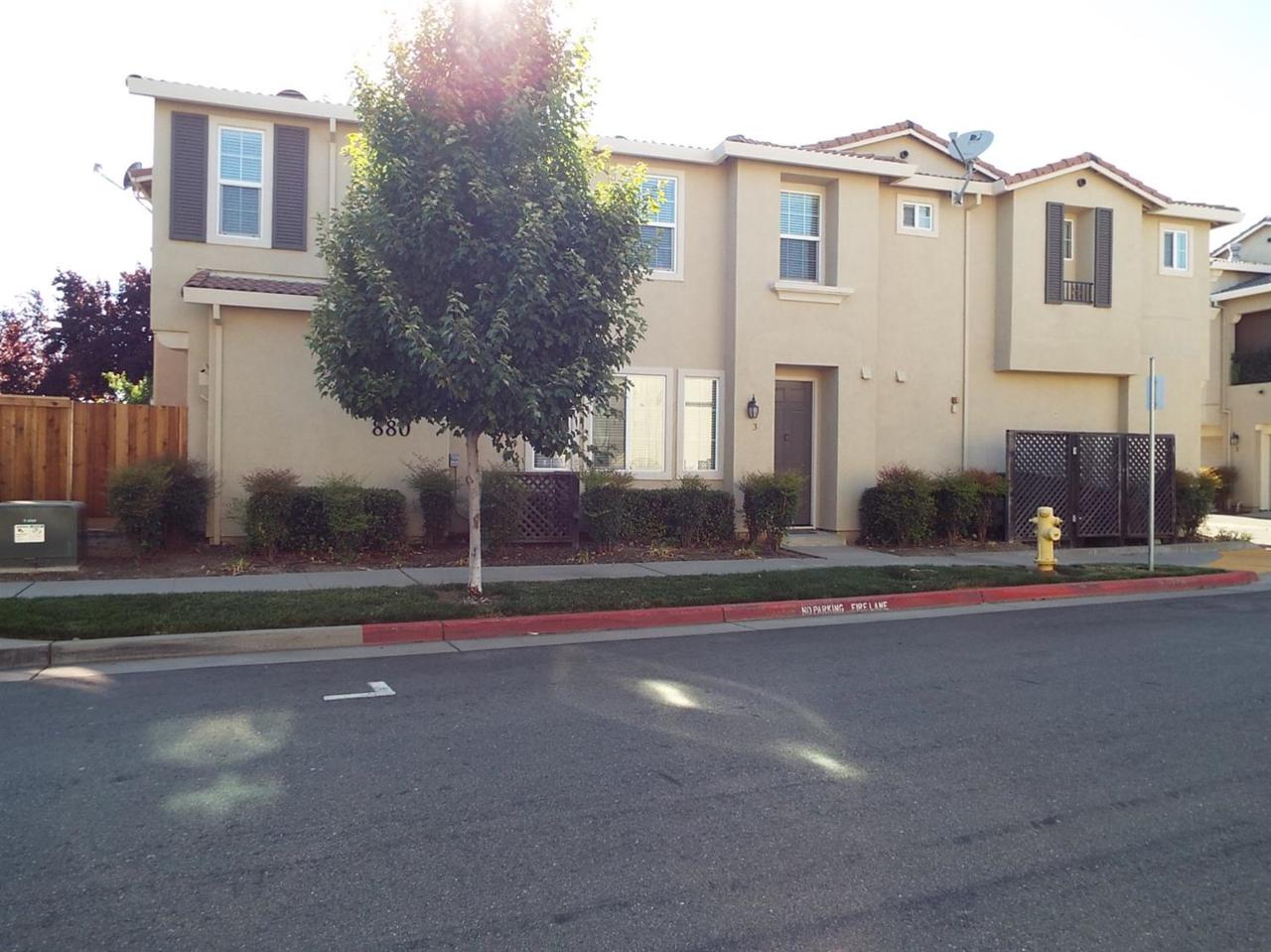 880 Sierra View Circle - Photo 1