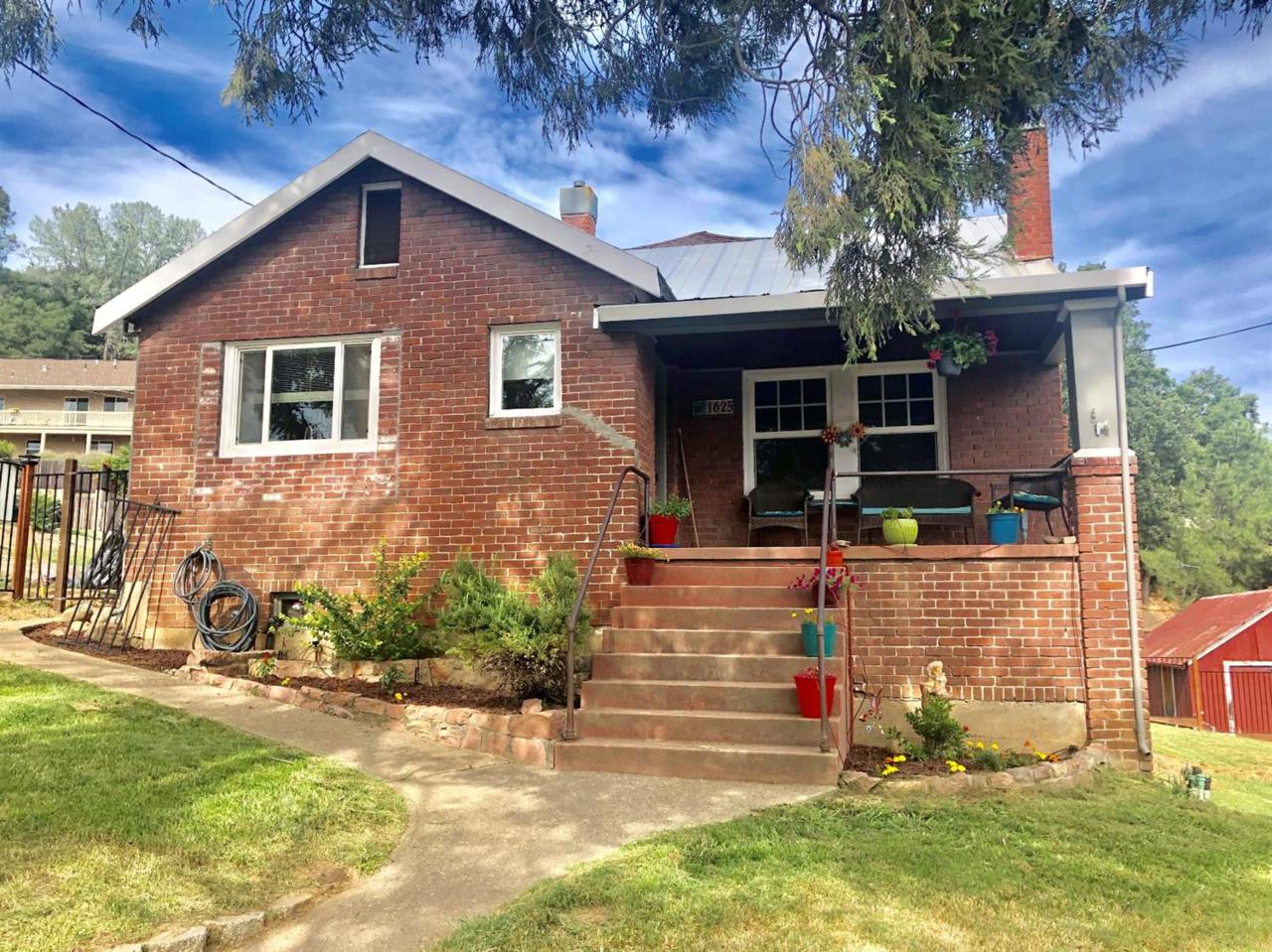 1625 Main Street - Photo 1