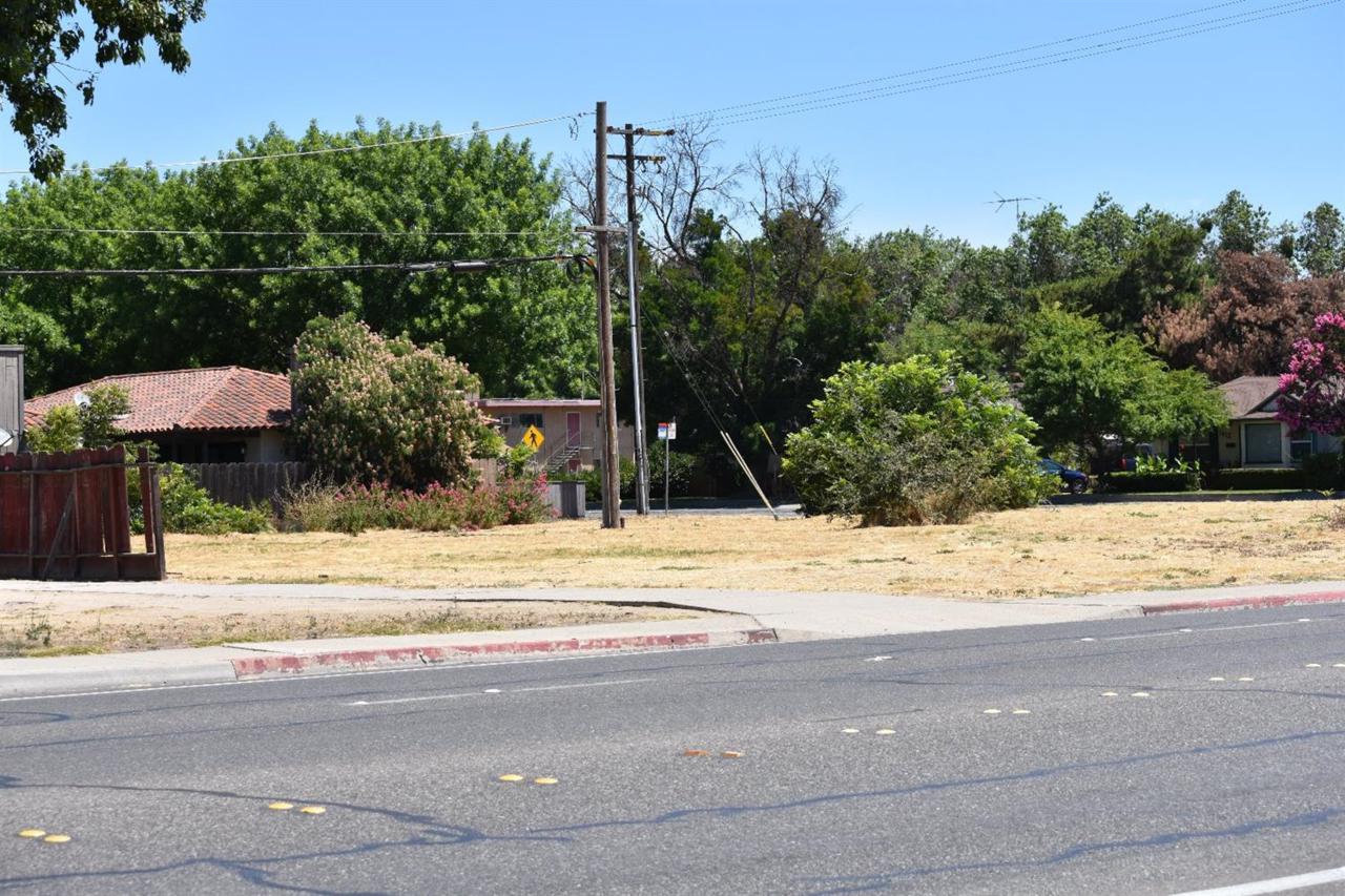 1417 Tully - Photo 1