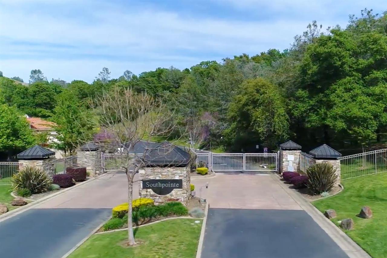 1900 Shoreview Drive - Photo 1