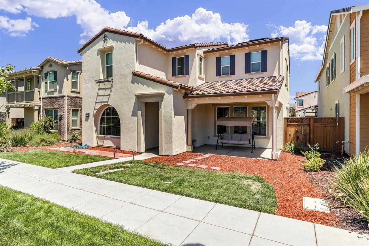 1274 Vecindad Street - Photo 1