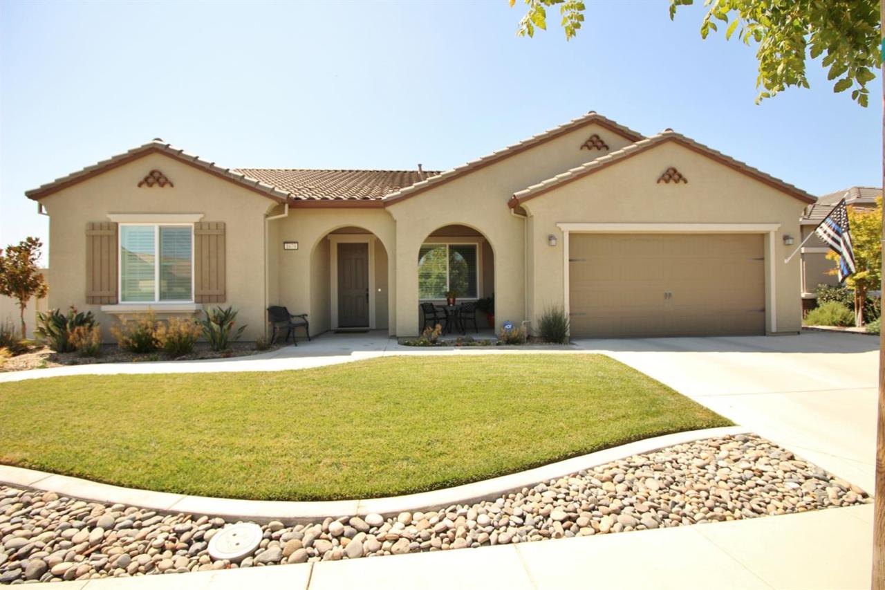 1679 Chestnut Grove Drive - Photo 1