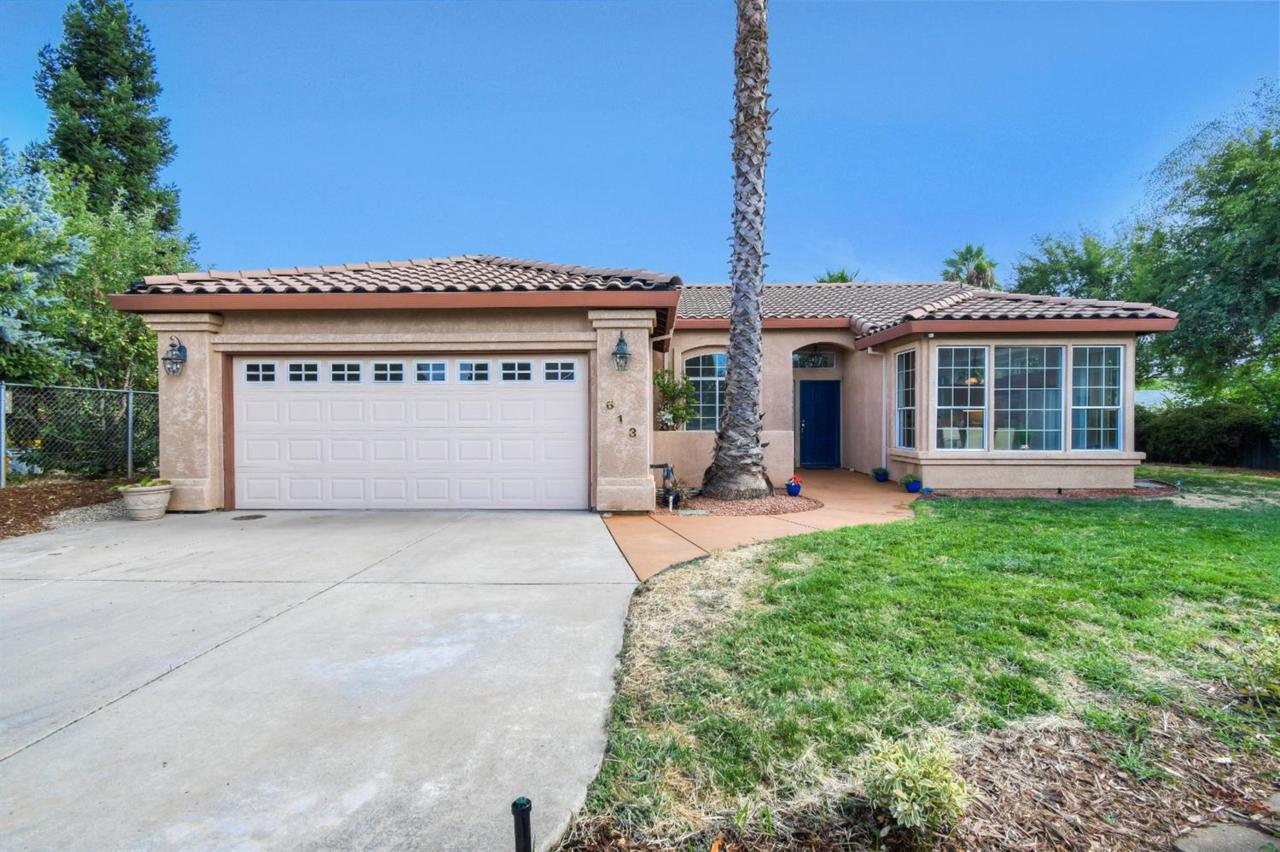 613 Vista Lane - Photo 1