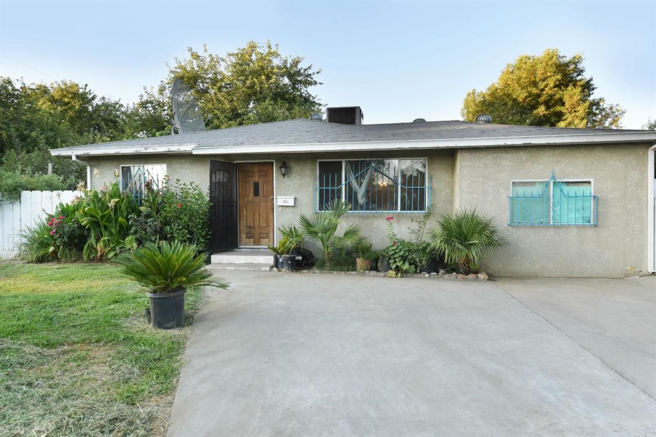 1559 11th Street - Photo 1