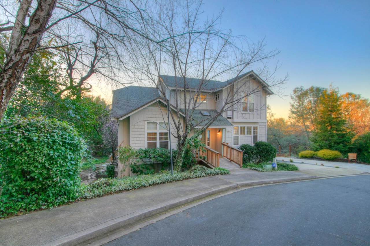 10014 Brentwood Circle - Photo 1