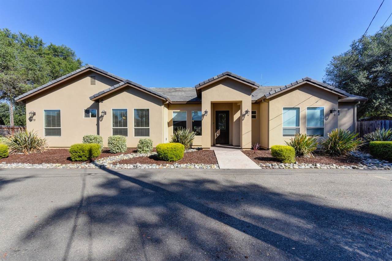 8272 Oak Avenue - Photo 1