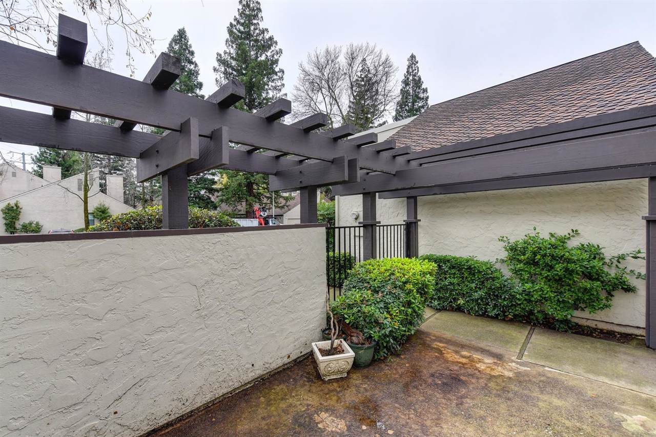 109 Grant Lane - Photo 1