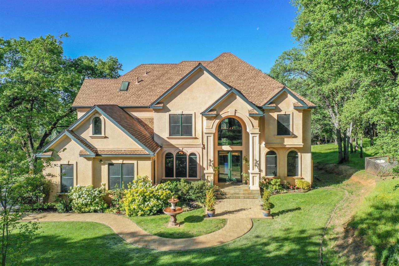 23097 Moon Ridge Court - Photo 1