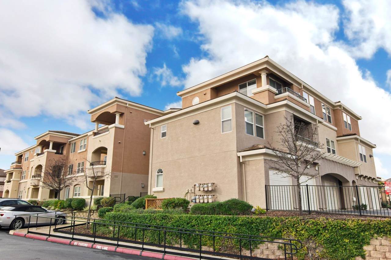1300 Moon Circle - Photo 1