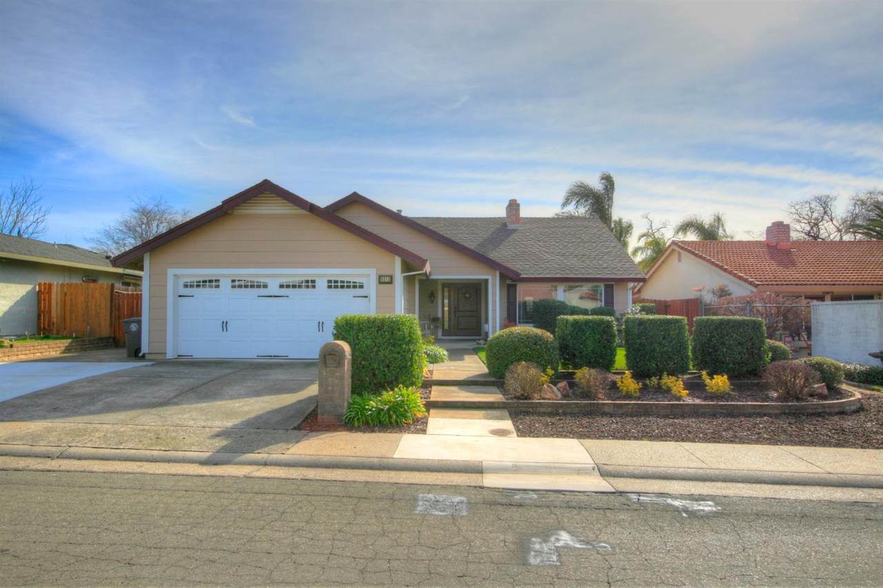 8213 Newbridge Way - Photo 1