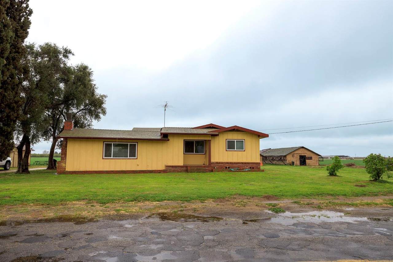 22435 Geer Avenue - Photo 1