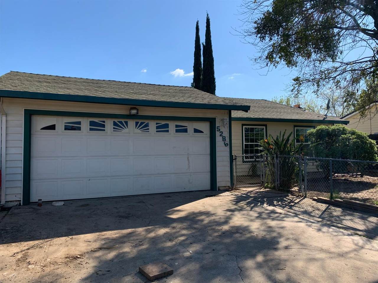 5286 Acacia Way - Photo 1