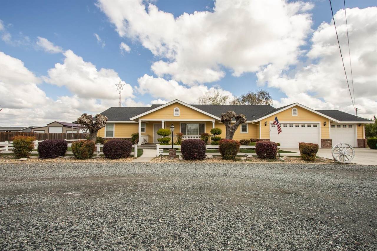 2030 Golf Road - Photo 1