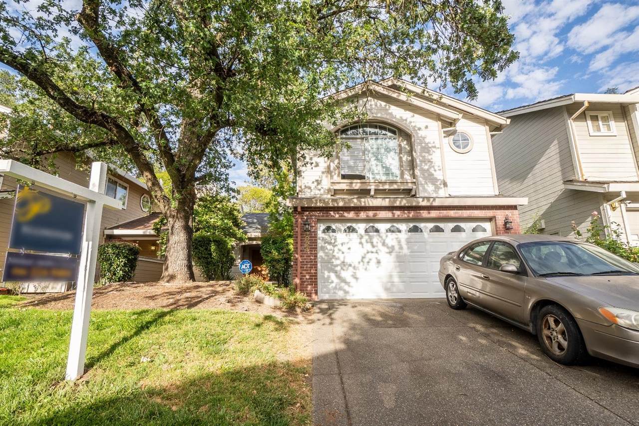 4024 Eastwood Village Lane - Photo 1