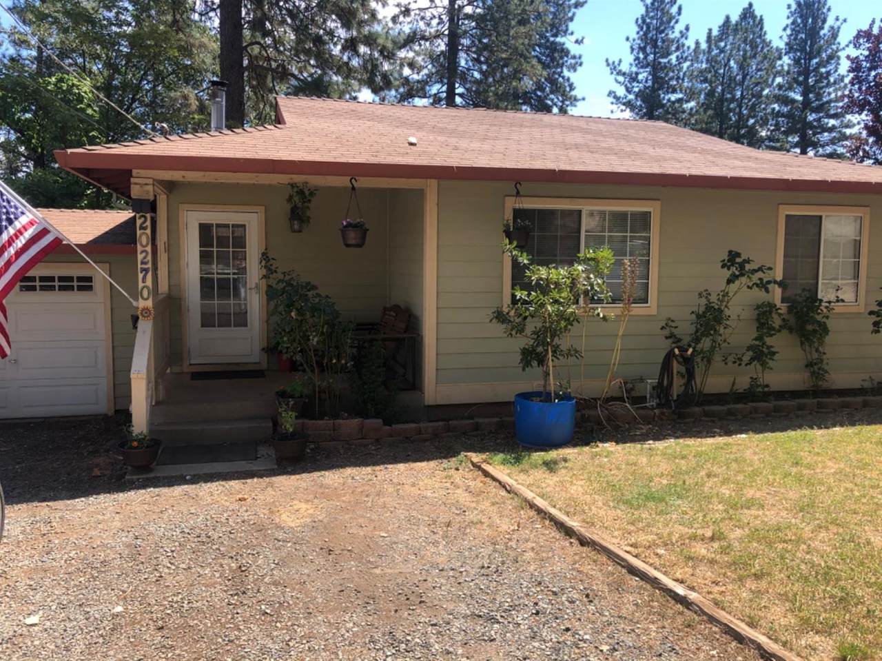 20270 Hummingbird Hill - Photo 1