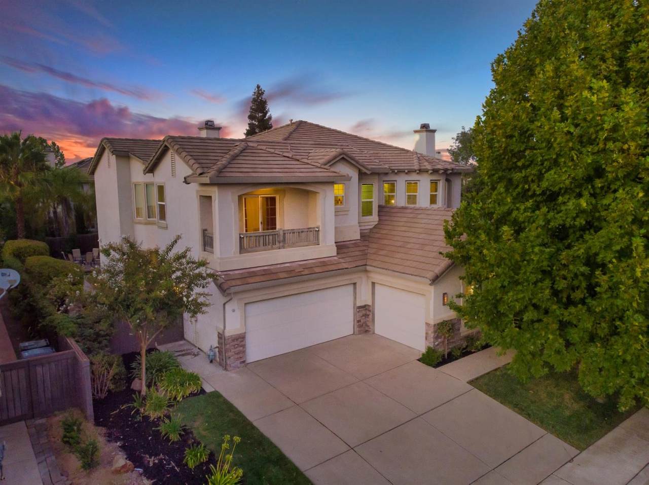 10039 Taron Drive - Photo 1
