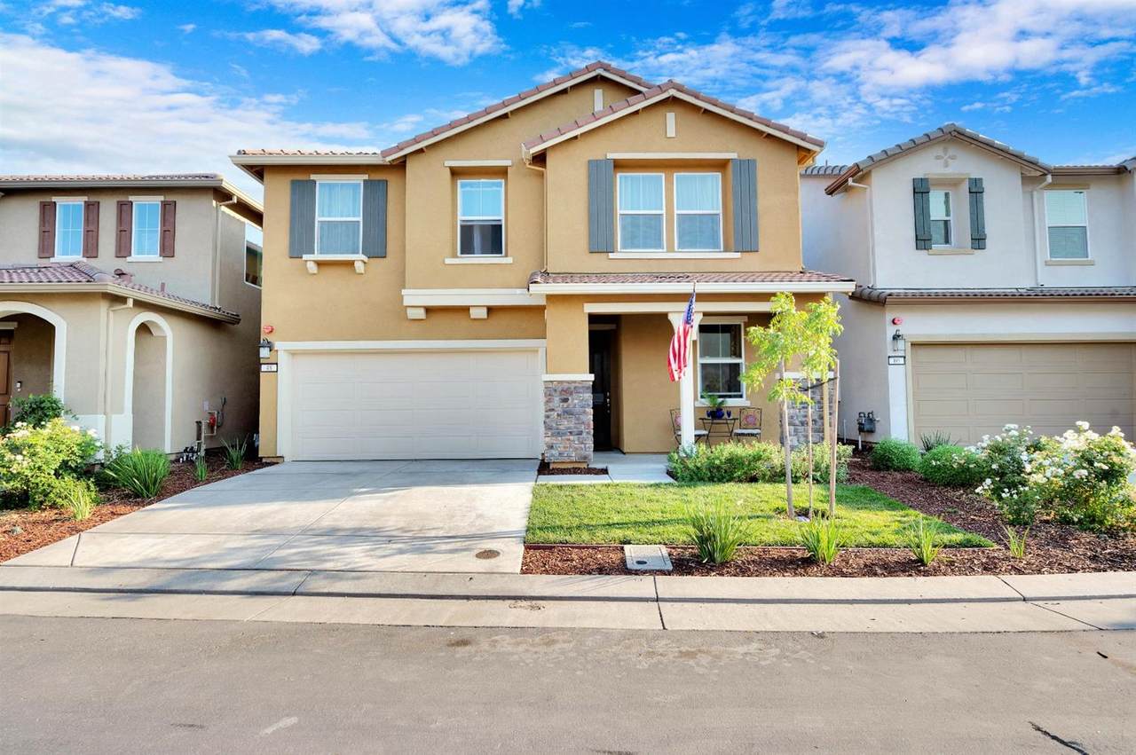 48 Vicenza Drive - Photo 1