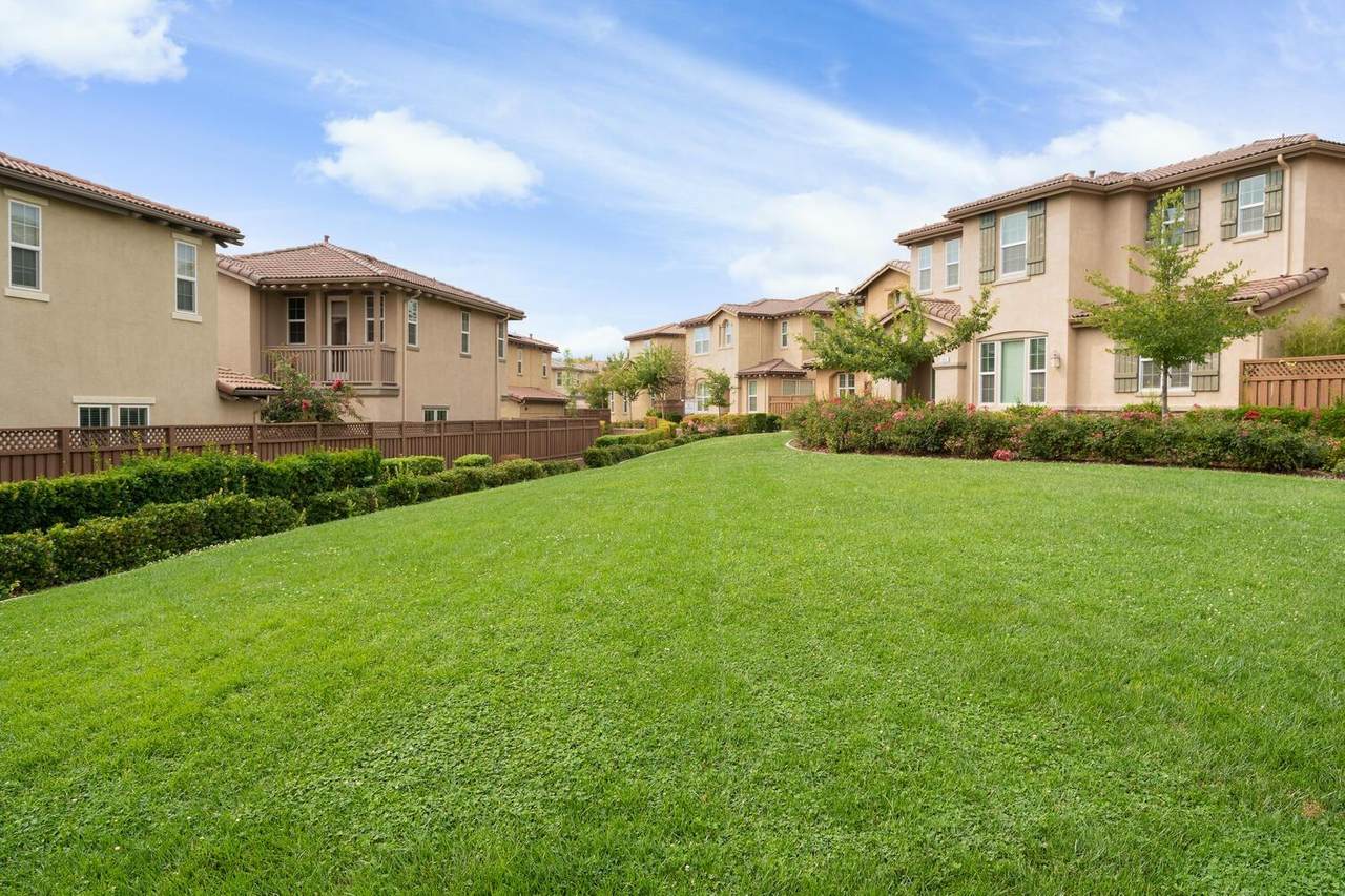 915 Bullion Lane - Photo 1