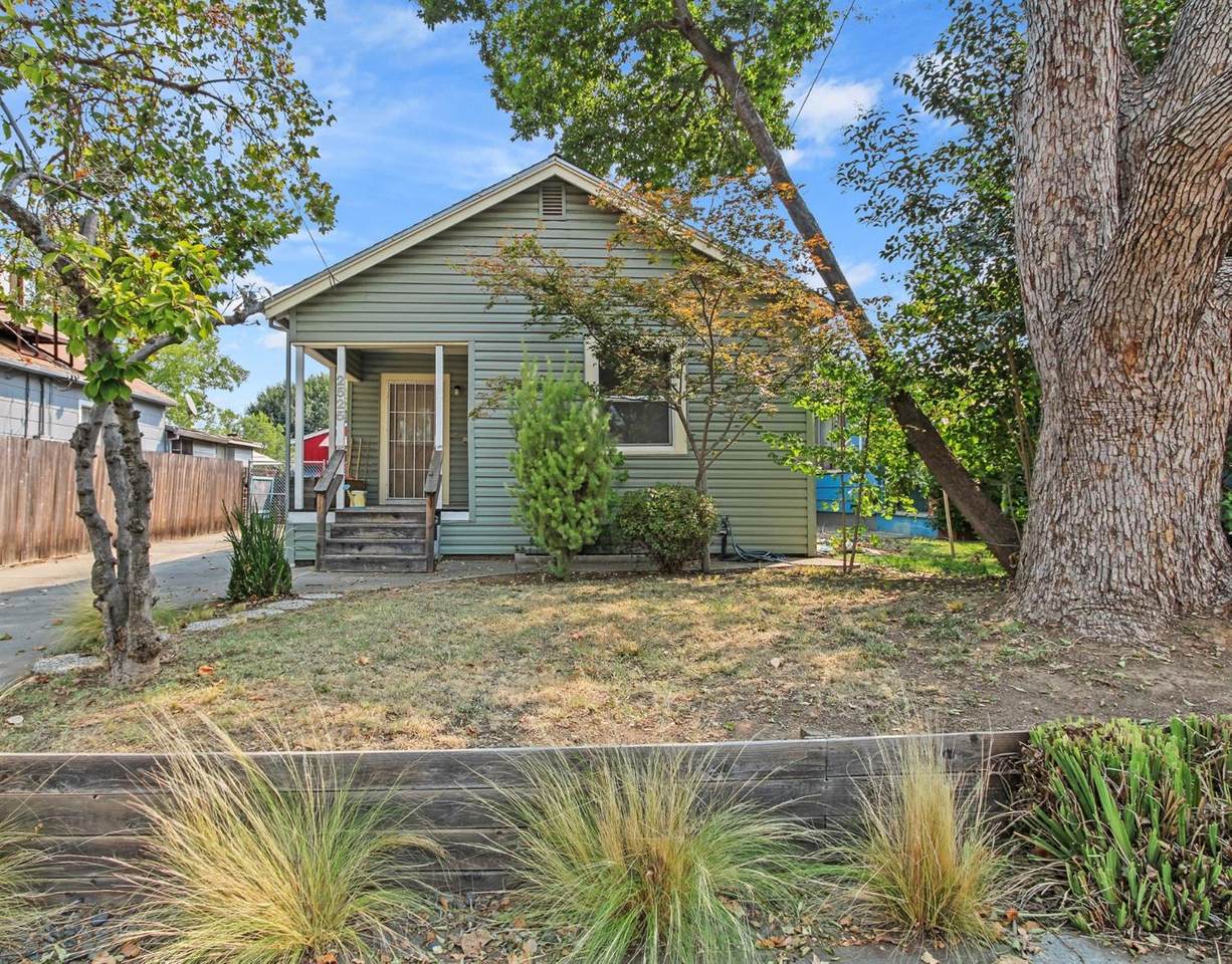 2525 59th Street - Photo 1