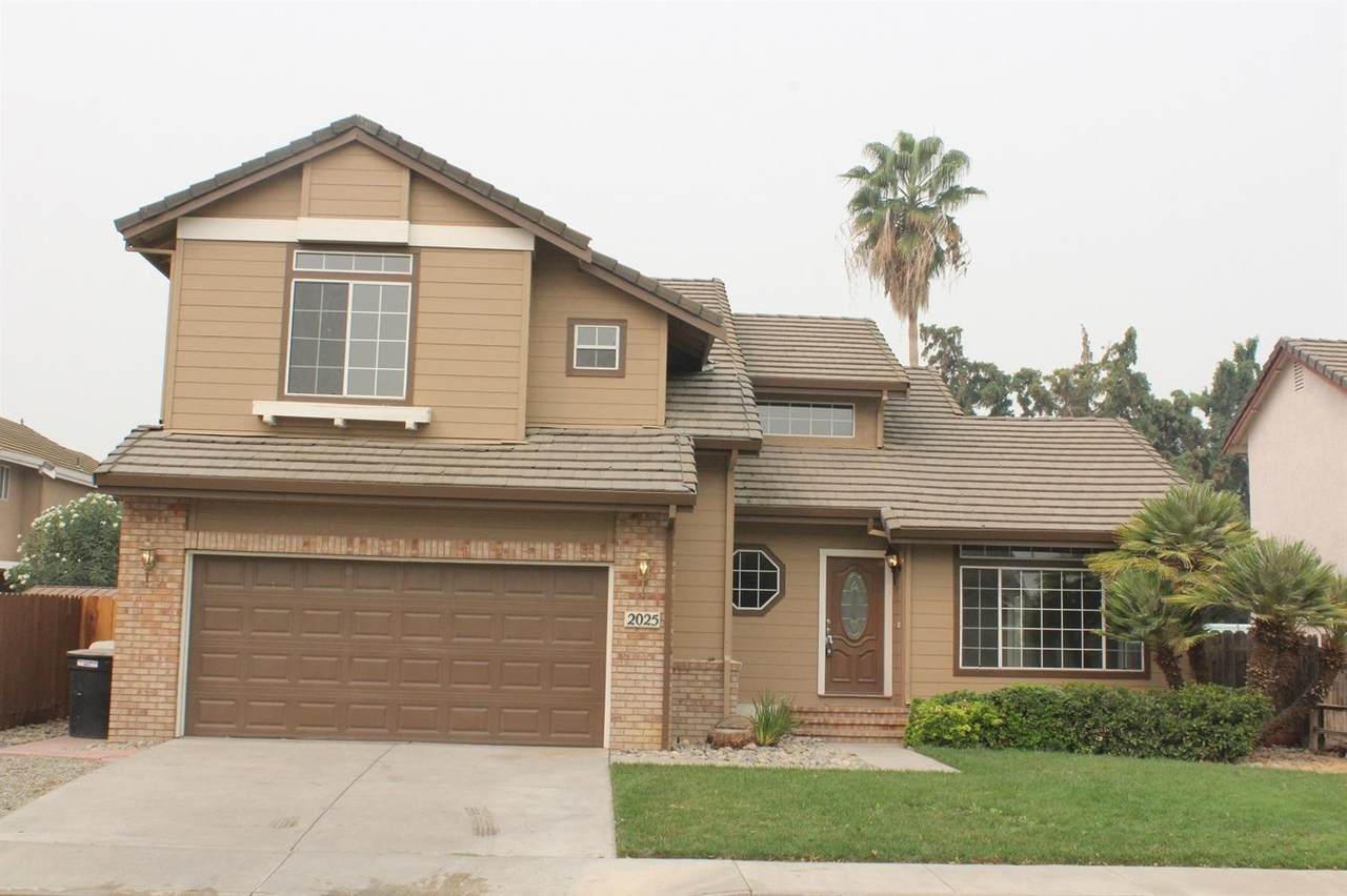 2025 Stockbridge Drive - Photo 1