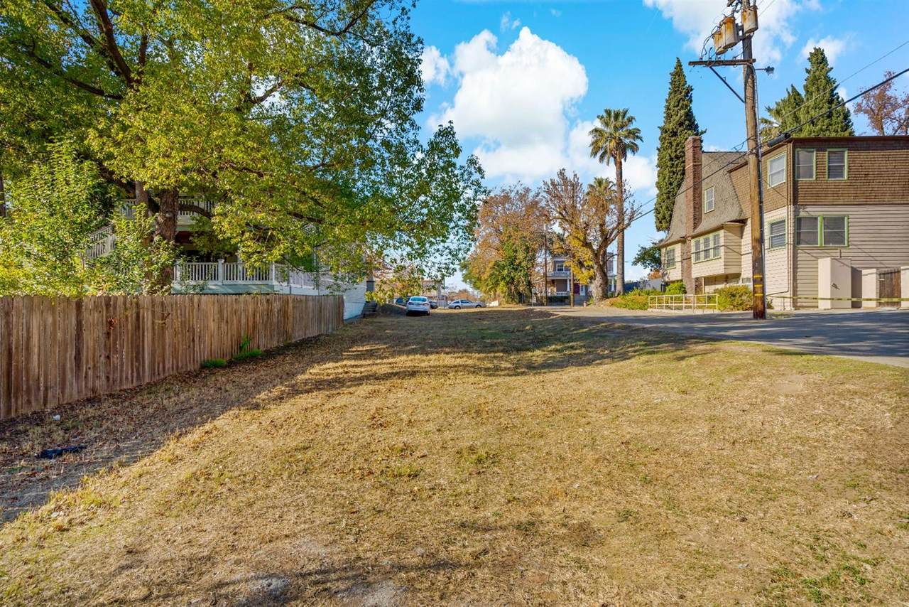 2217 21st Street - Photo 1