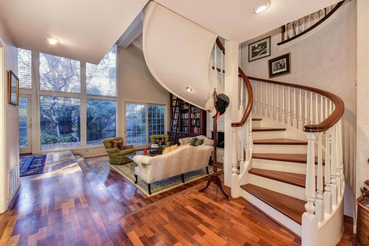 384 Hartnell Place - Photo 1