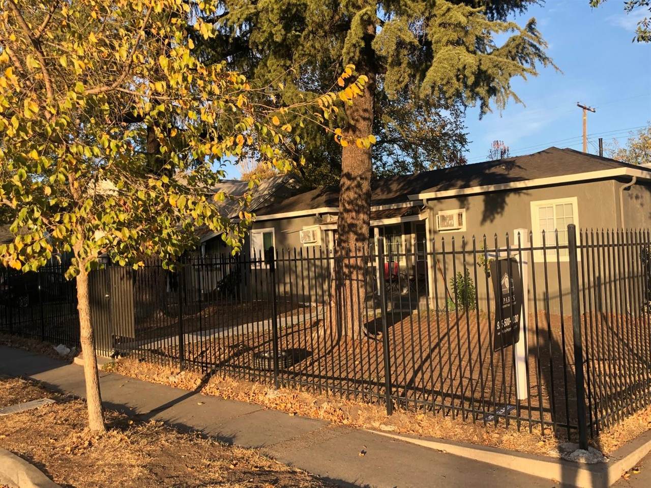 2403 Oakmont - Photo 1
