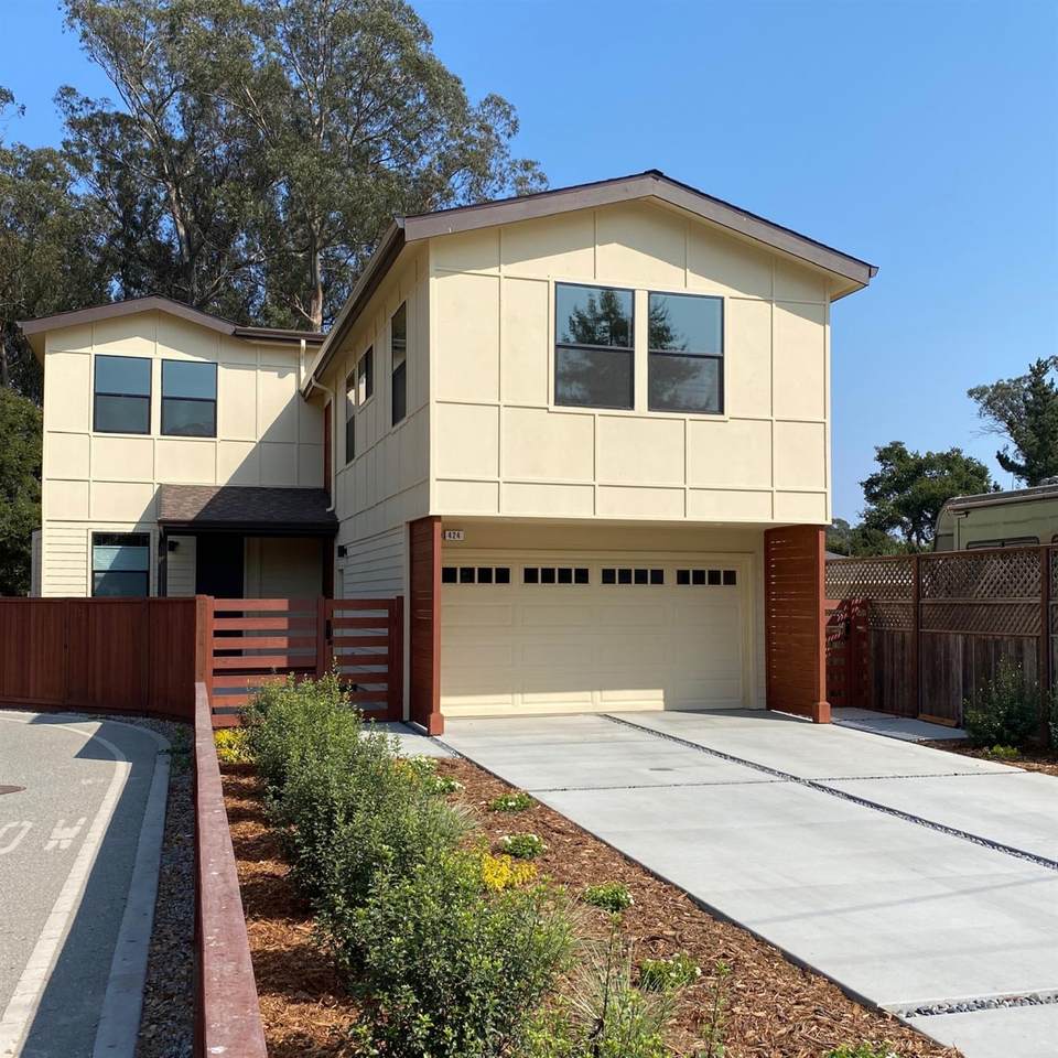 424 Harbor Drive - Photo 1