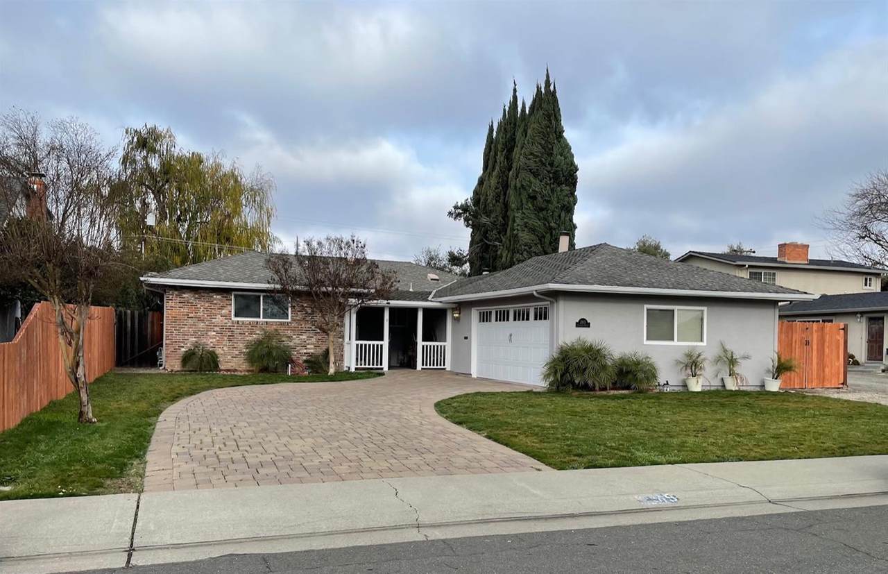 2915 Calariva Drive - Photo 1