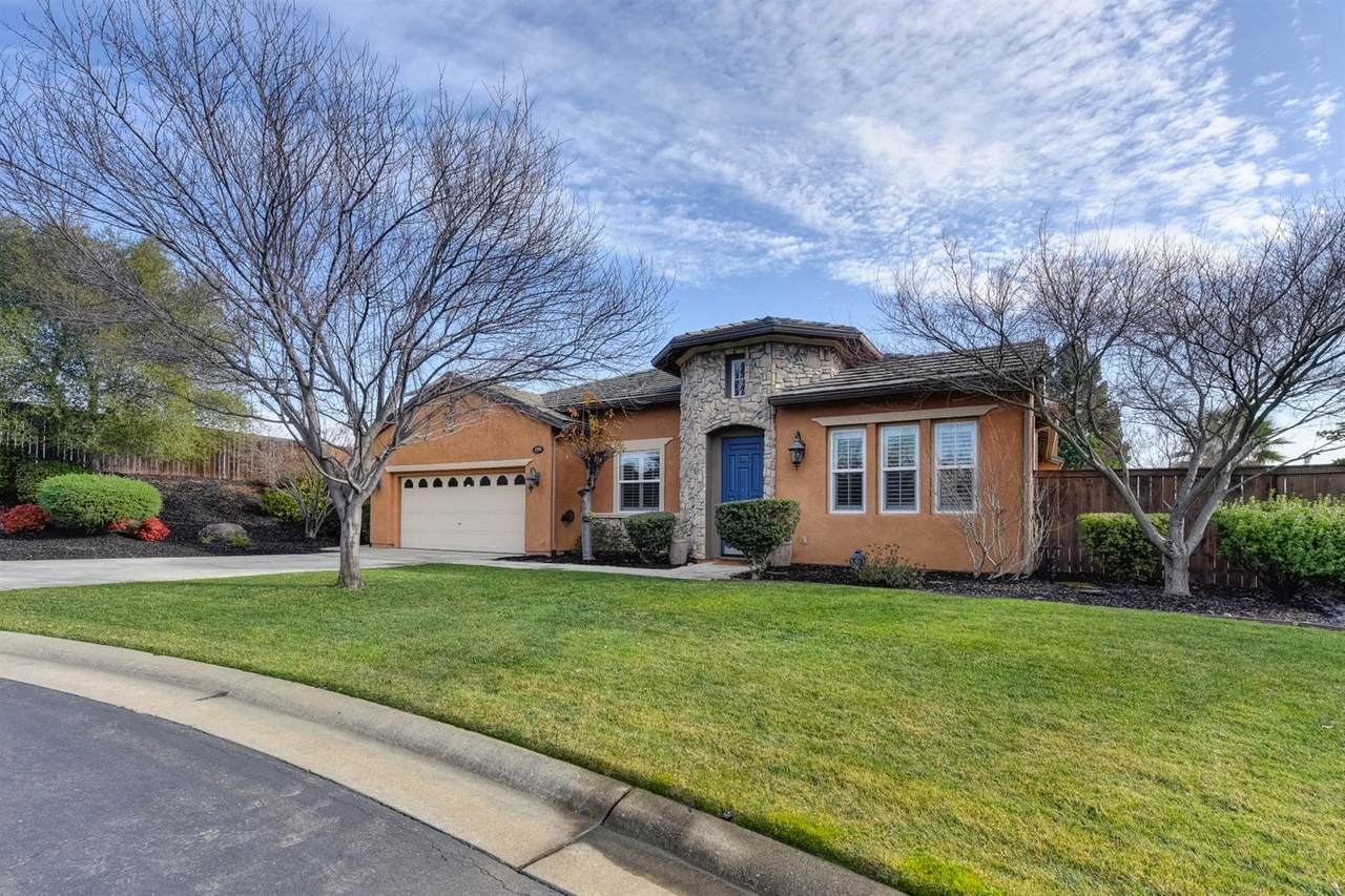 724 Baywood Court - Photo 1