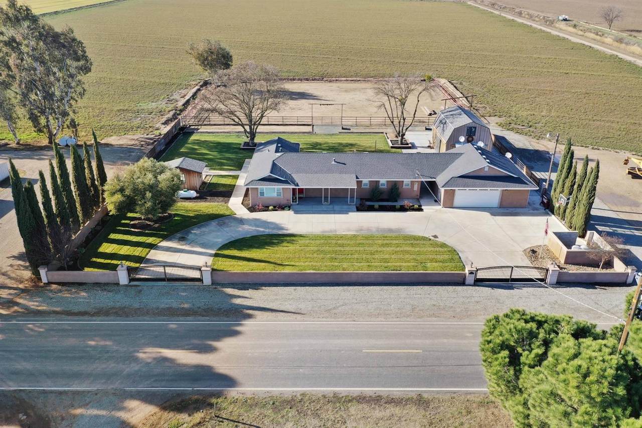 18393 Paradise Road - Photo 1